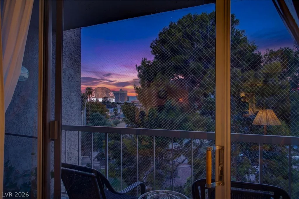 750 Royal Crest, Las Vegas, NV 89169