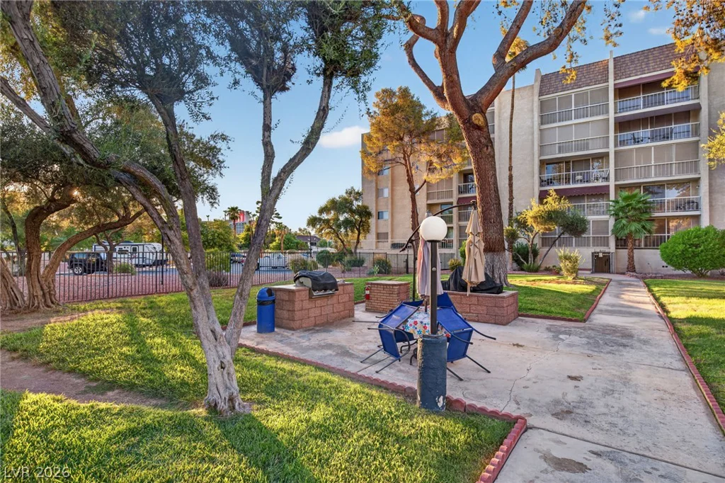 750 Royal Crest, Las Vegas, NV 89169