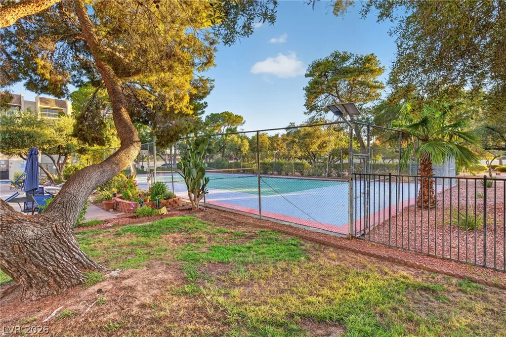 750 Royal Crest, Las Vegas, NV 89169