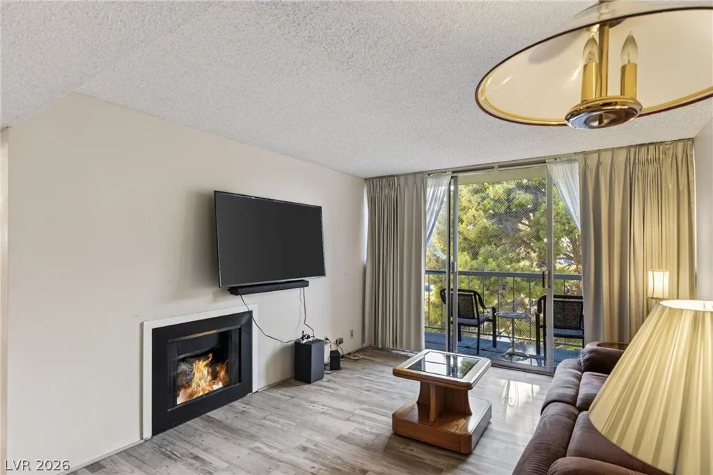 750 Royal Crest, Las Vegas, NV 89169