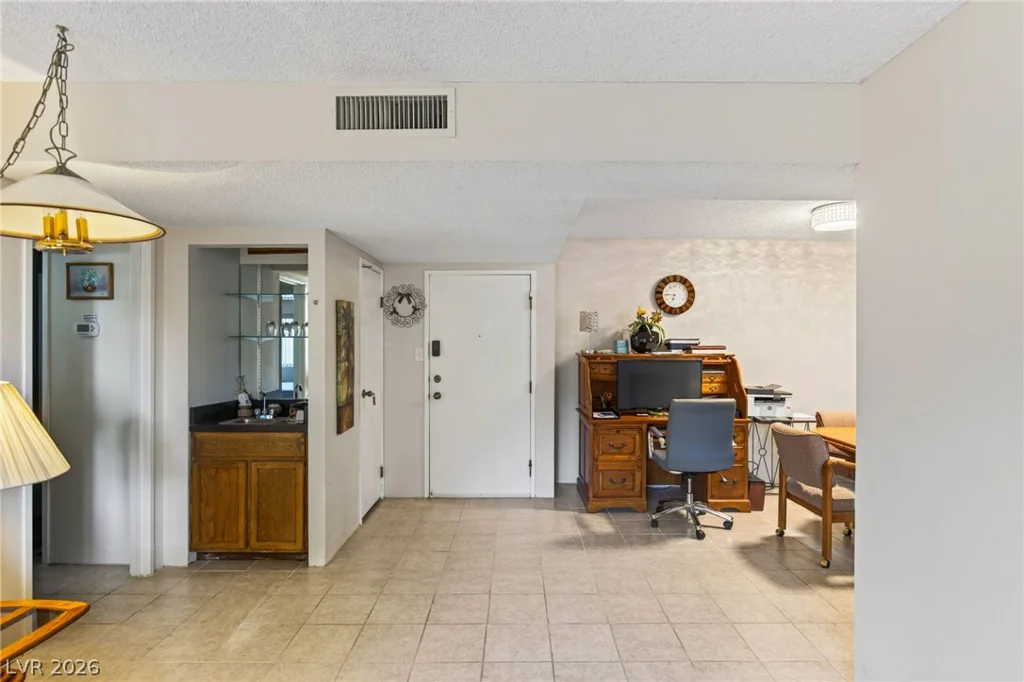 750 Royal Crest, Las Vegas, NV 89169