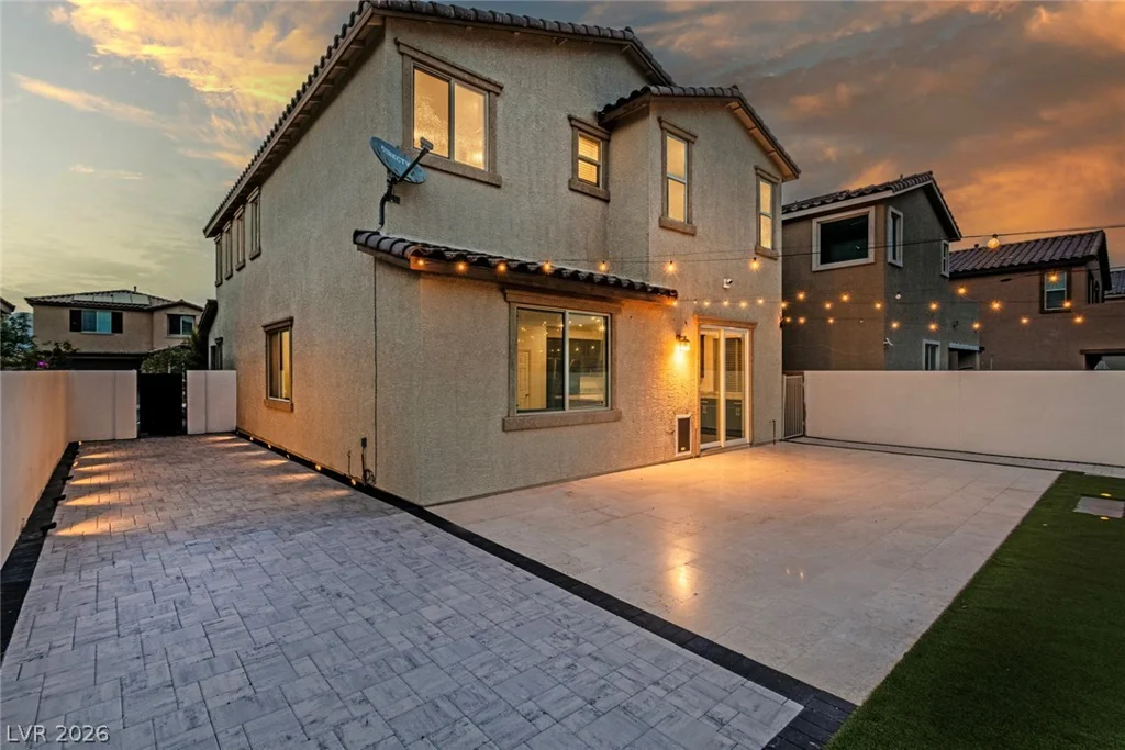 1013 Cliff Castle, North Las Vegas, NV 89081