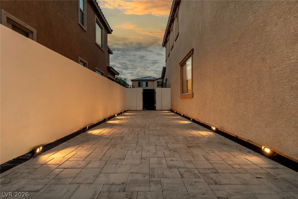 1013 Cliff Castle, North Las Vegas, NV 89081