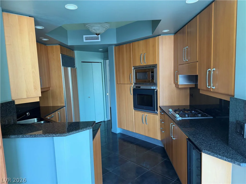 2747 Paradise, Las Vegas, NV 89109