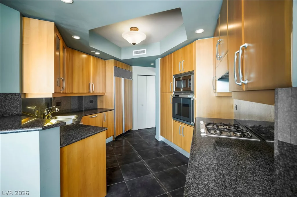 2747 Paradise, Las Vegas, NV 89109
