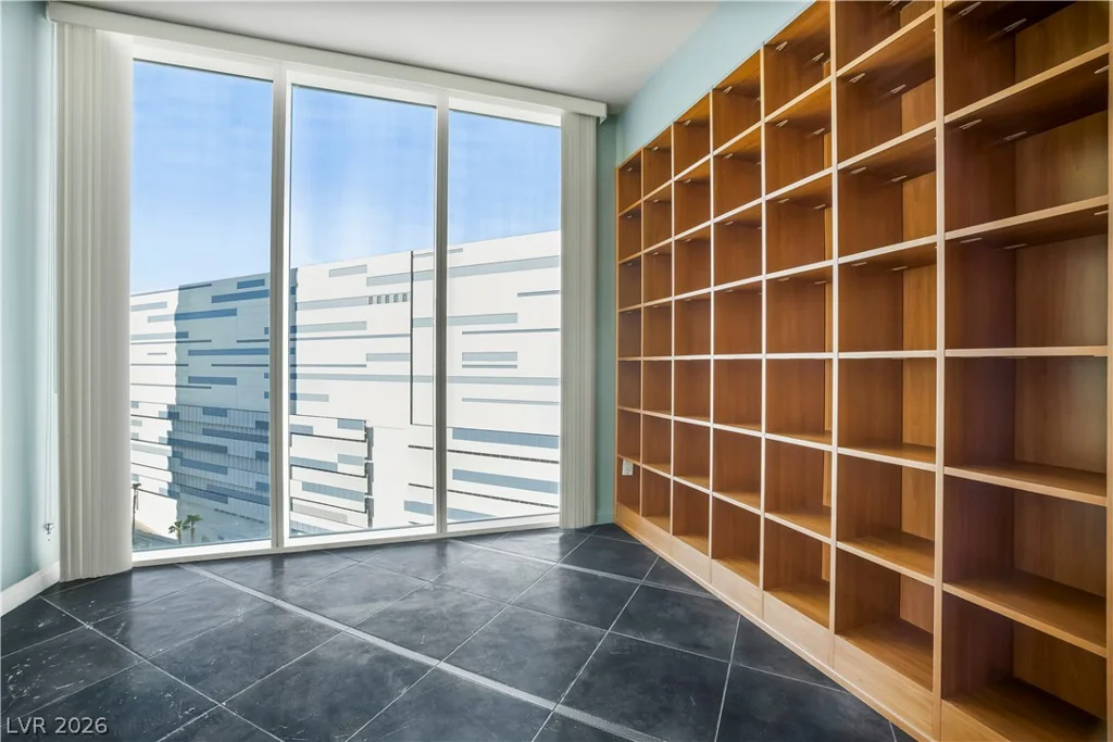 2747 Paradise, Las Vegas, NV 89109