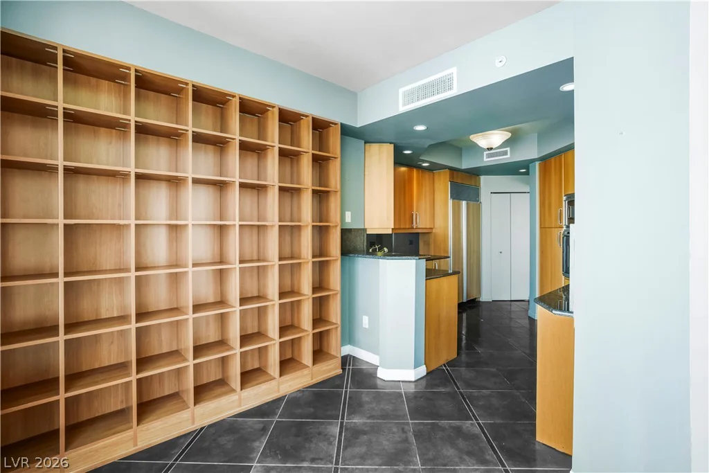 2747 Paradise, Las Vegas, NV 89109