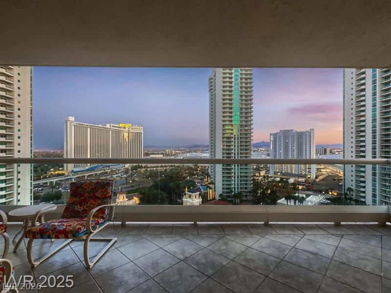 2747 Paradise, Las Vegas, NV 89109