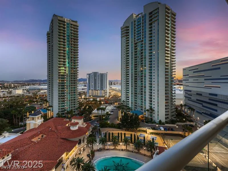 2747 Paradise, Las Vegas, NV 89109