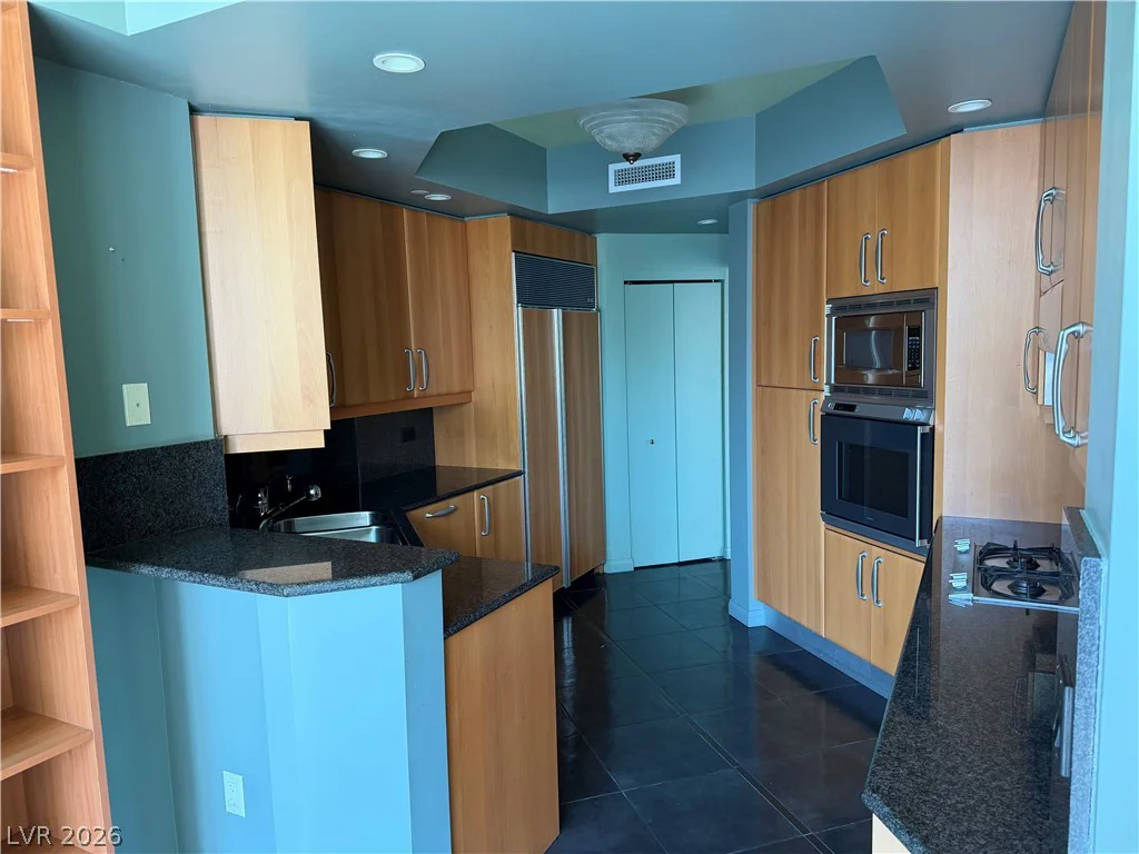 2747 Paradise, Las Vegas, NV 89109