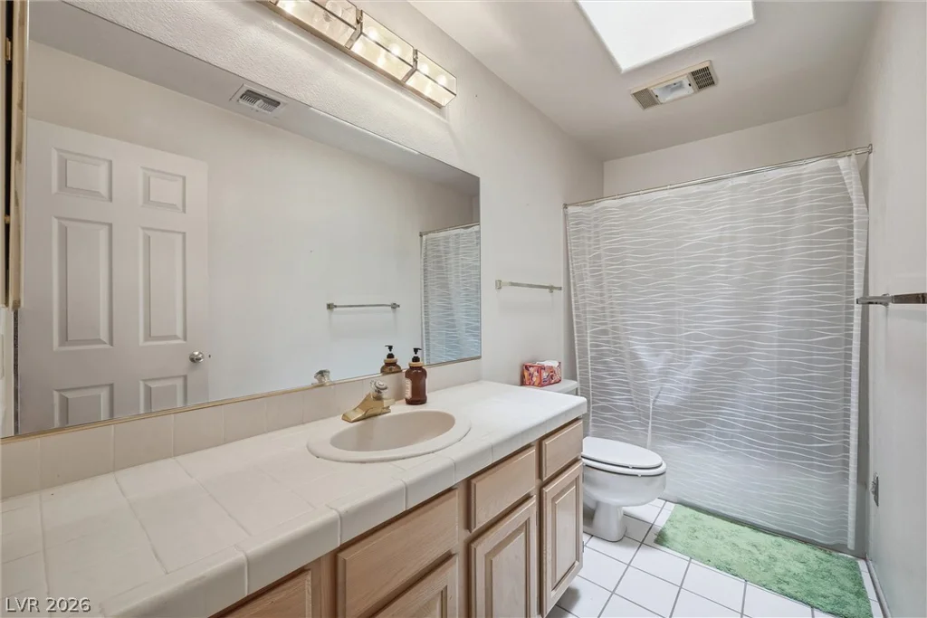 2851 Valley View, Las Vegas, NV 89102