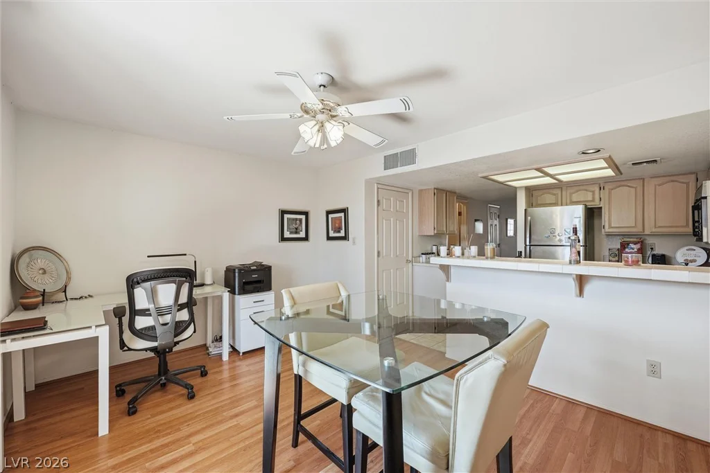 2851 Valley View, Las Vegas, NV 89102