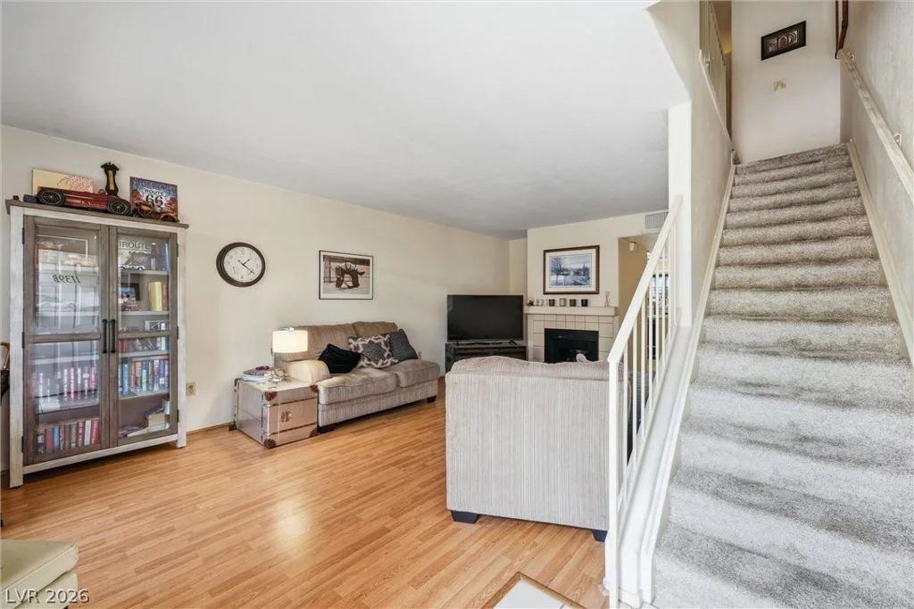 2851 Valley View, Las Vegas, NV 89102
