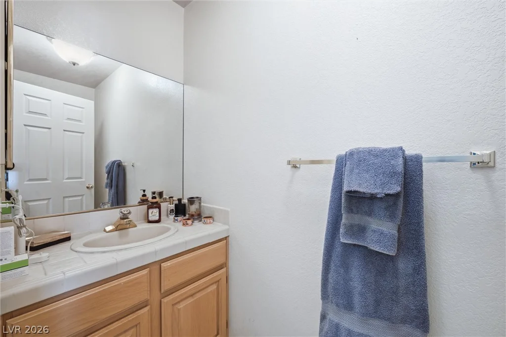 2851 Valley View, Las Vegas, NV 89102