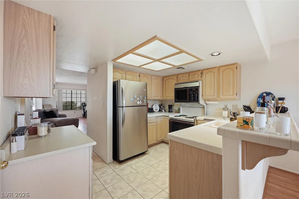 2851 Valley View, Las Vegas, NV 89102