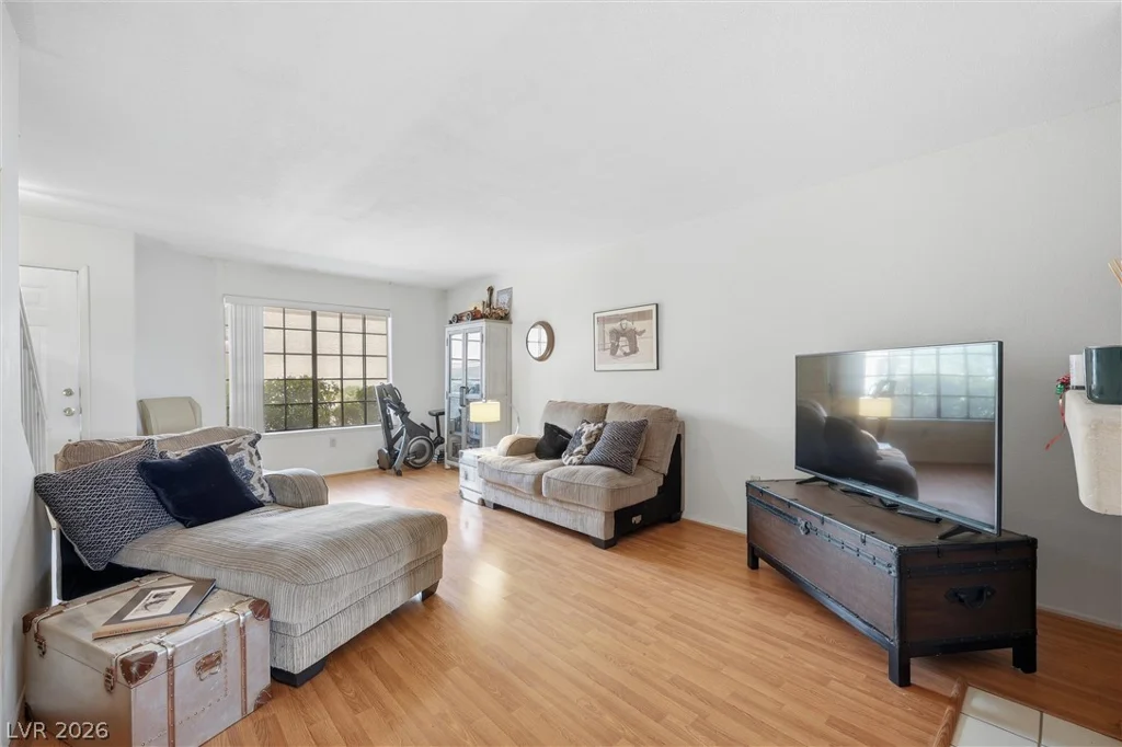 2851 Valley View, Las Vegas, NV 89102