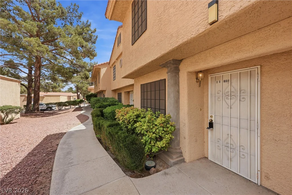 2851 Valley View, Las Vegas, NV 89102
