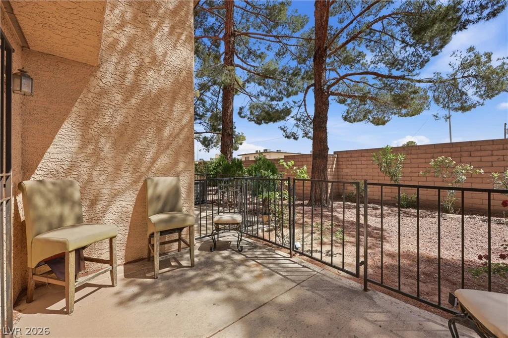 2851 Valley View, Las Vegas, NV 89102
