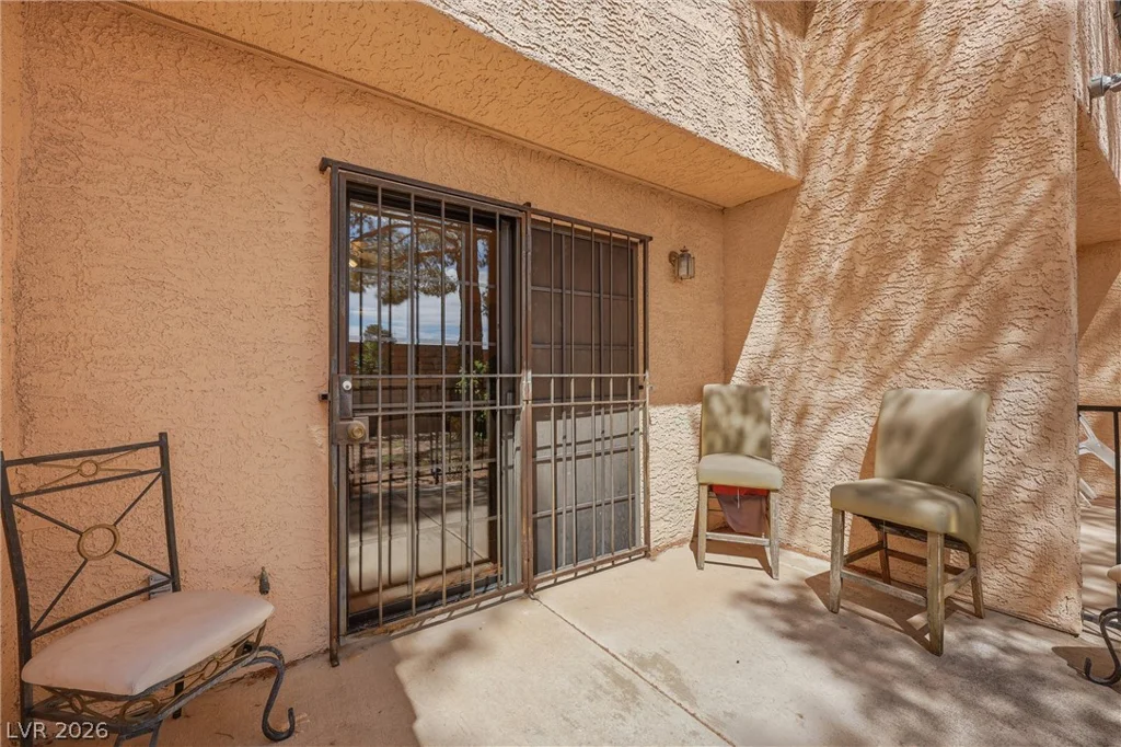 2851 Valley View, Las Vegas, NV 89102