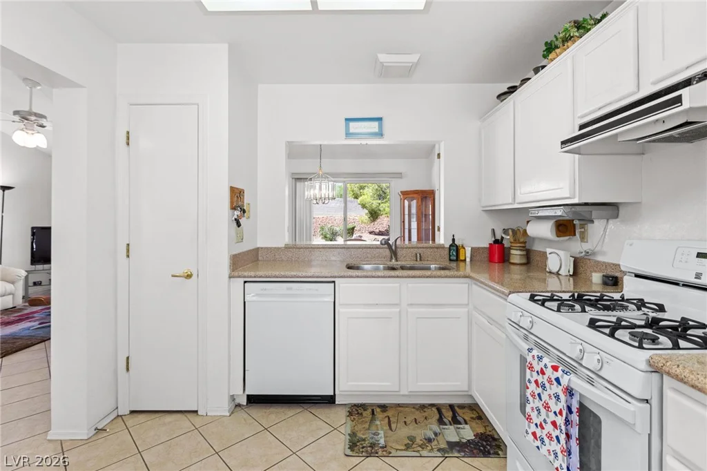2401 Dove Valley, Las Vegas, NV 89134