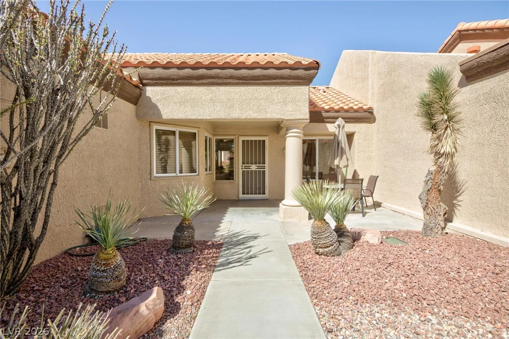 2401 Dove Valley, Las Vegas, NV 89134