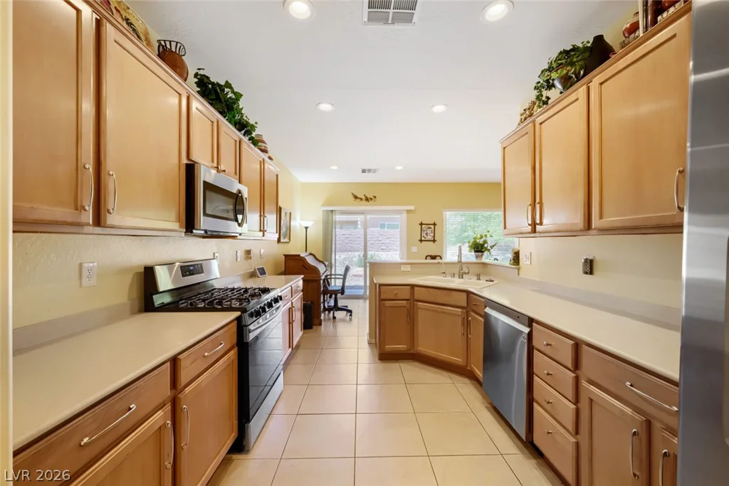 7737 Broadwing, North Las Vegas, NV 89084