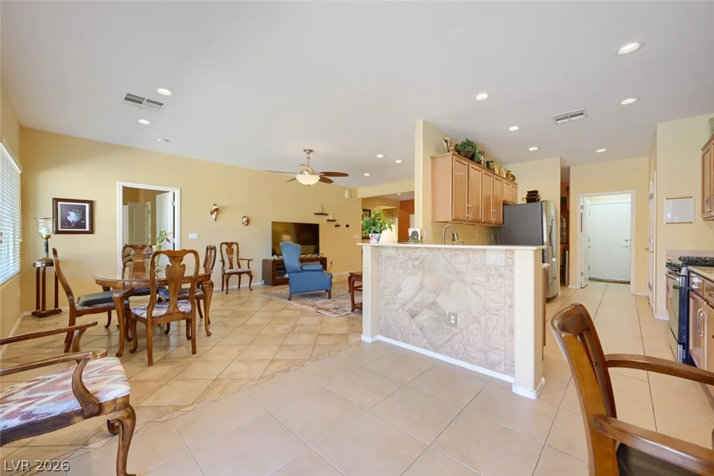 7737 Broadwing, North Las Vegas, NV 89084