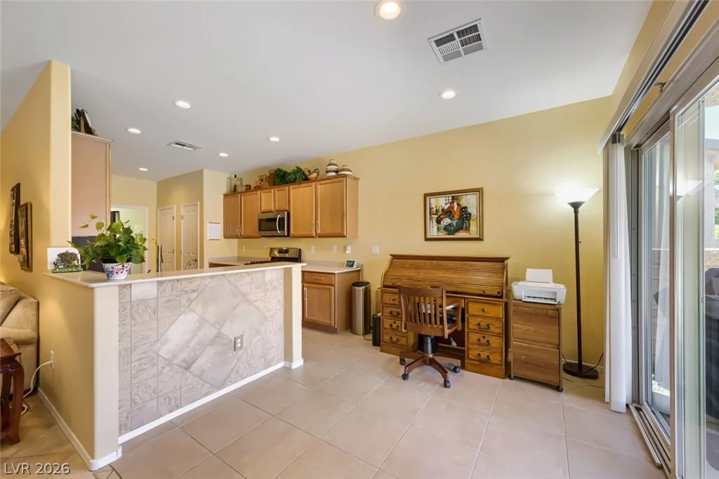 7737 Broadwing, North Las Vegas, NV 89084
