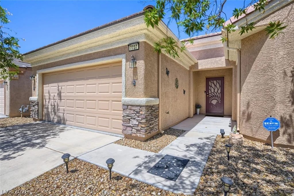 7737 Broadwing, North Las Vegas, NV 89084