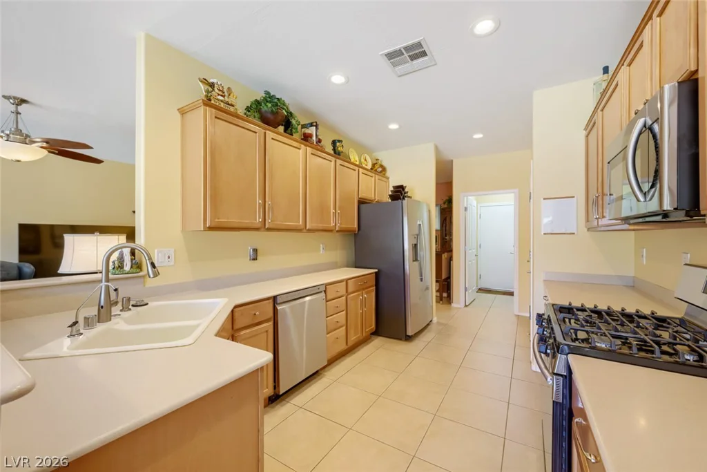 7737 Broadwing, North Las Vegas, NV 89084