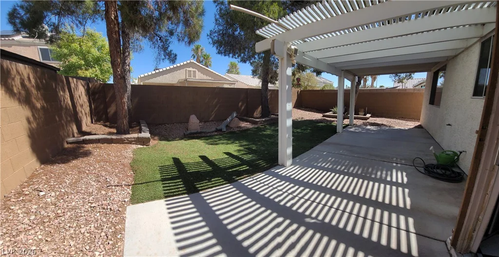 8116 Cimarron Ridge, Las Vegas, NV 89128