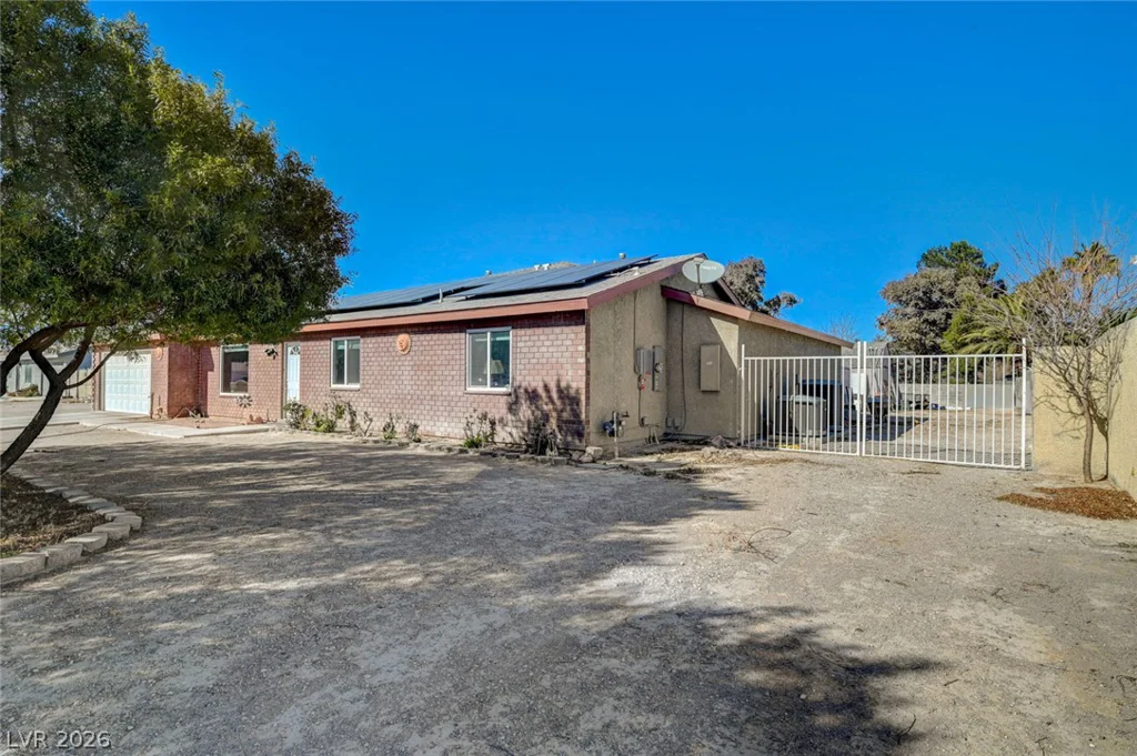 4424 Shady Hollow, North Las Vegas, NV 89031