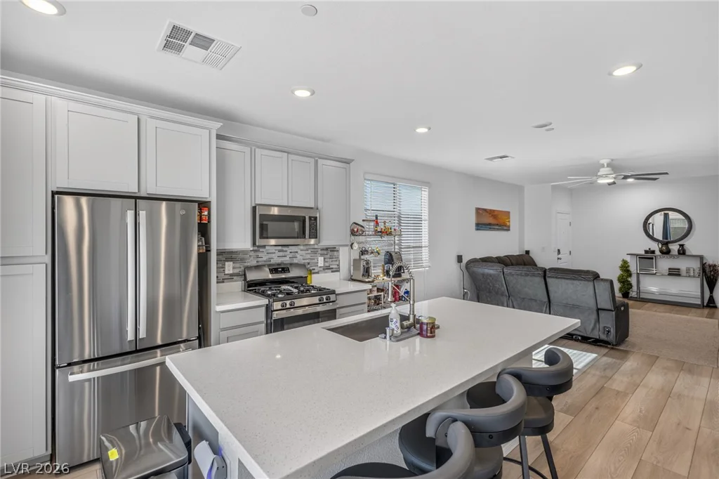 9649 Peggy Publow, Las Vegas, NV 89143