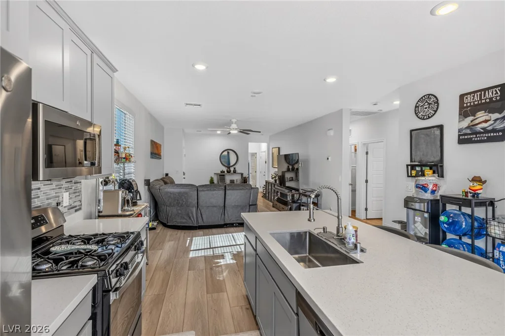 9649 Peggy Publow, Las Vegas, NV 89143
