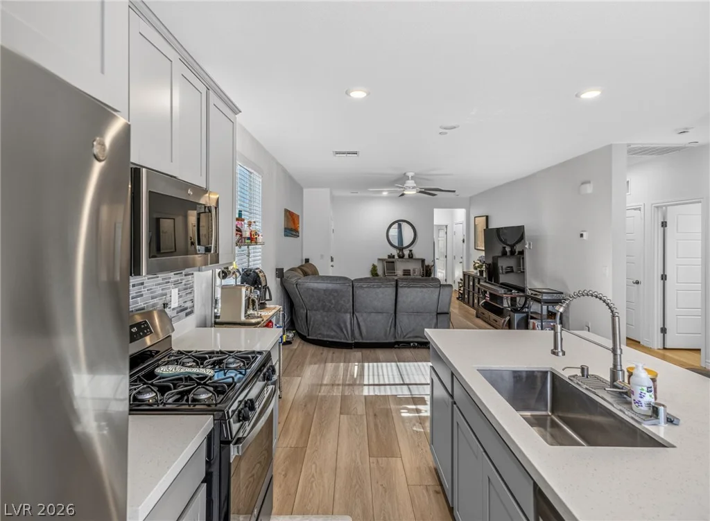 9649 Peggy Publow, Las Vegas, NV 89143