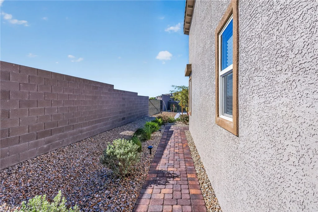 9649 Peggy Publow, Las Vegas, NV 89143