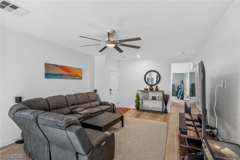 9649 Peggy Publow, Las Vegas, NV 89143