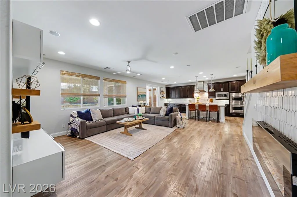 10432 Doman, Las Vegas, NV 89166