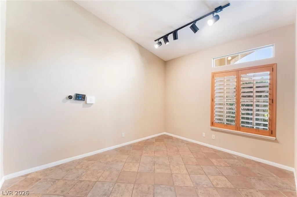 2117 White Falls, Las Vegas, NV 89128