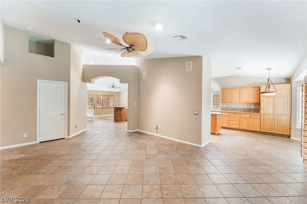 2117 White Falls, Las Vegas, NV 89128