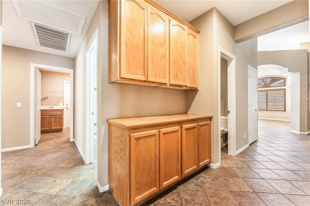 2117 White Falls, Las Vegas, NV 89128