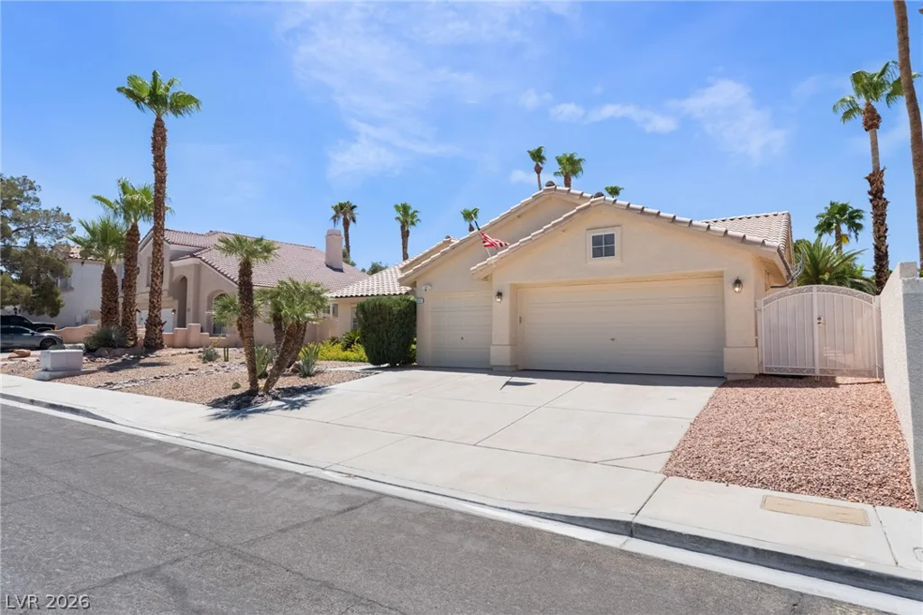 2117 White Falls, Las Vegas, NV 89128
