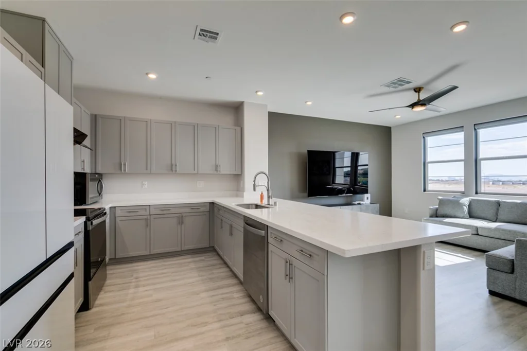 5618 Beguiling Falls, Las Vegas, NV 89148