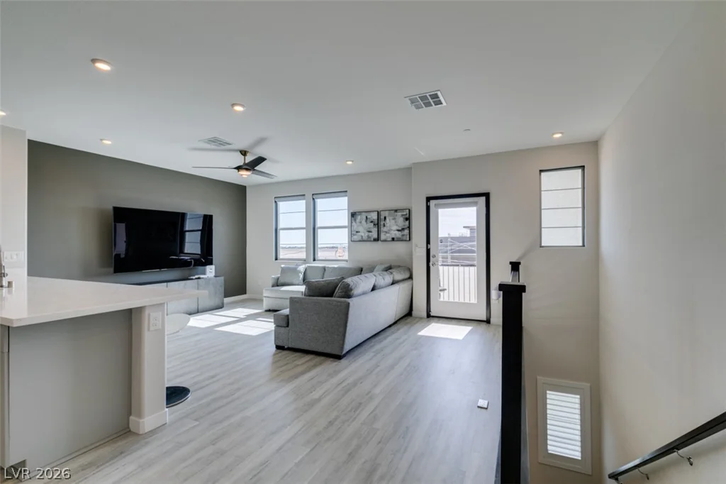 5618 Beguiling Falls, Las Vegas, NV 89148