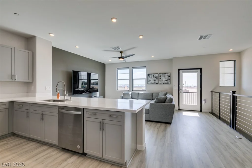 5618 Beguiling Falls, Las Vegas, NV 89148