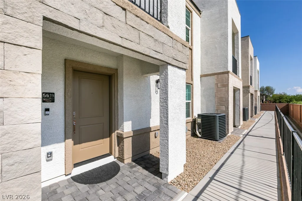 5618 Beguiling Falls, Las Vegas, NV 89148