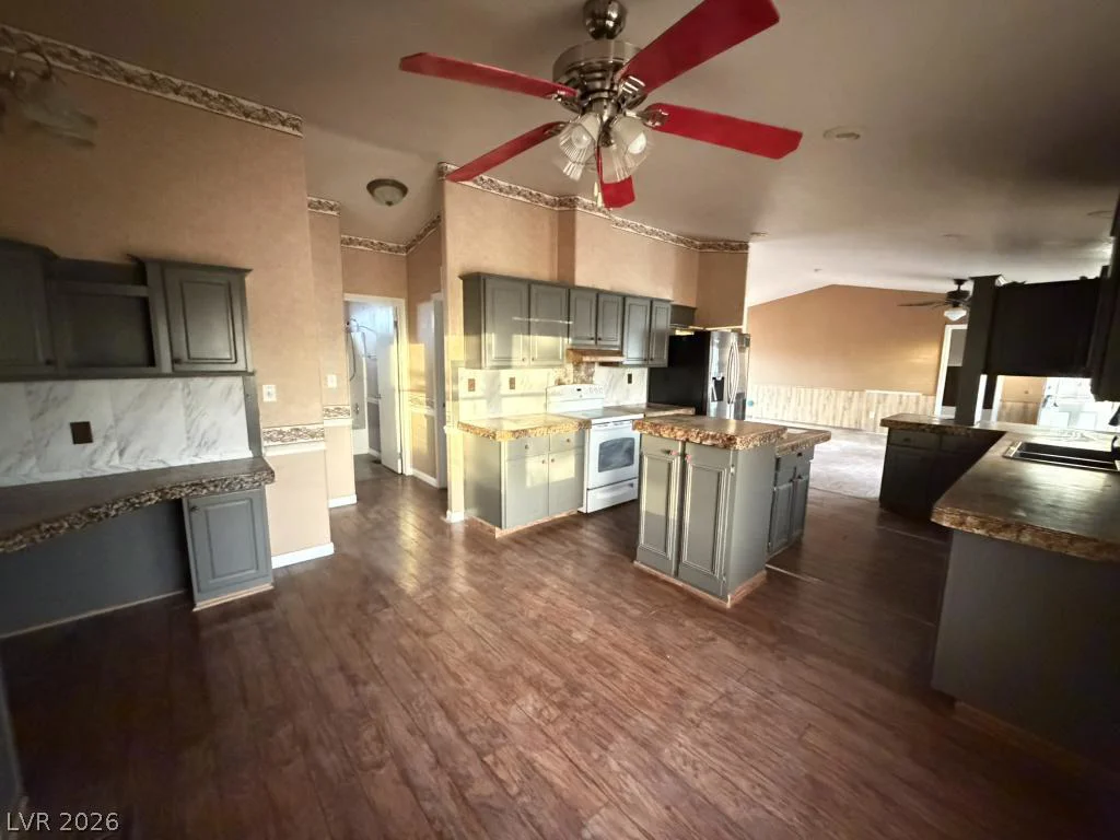 2390 Christie, Pahrump, NV 89060