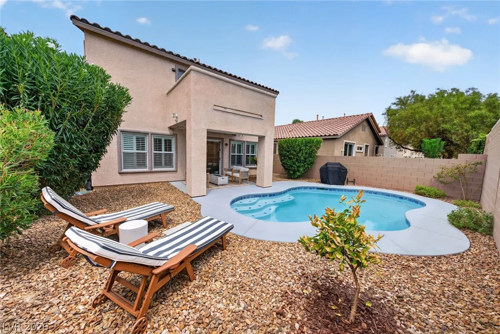 2413 Cockatiel, North Las Vegas, NV 89084