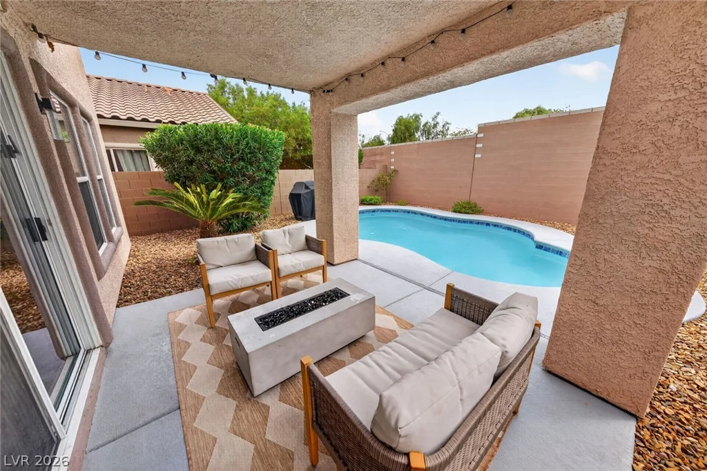 2413 Cockatiel, North Las Vegas, NV 89084