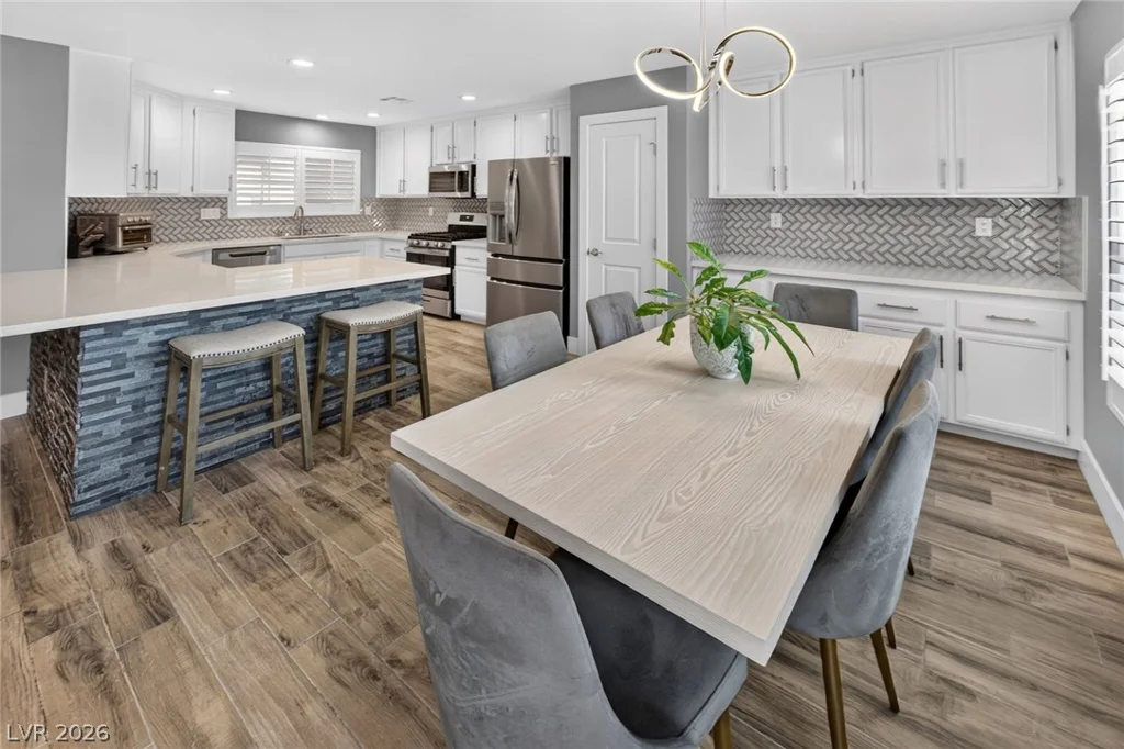 2413 Cockatiel, North Las Vegas, NV 89084